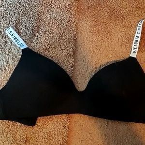 Victoria's Secret lightly lined Tshirt Bra